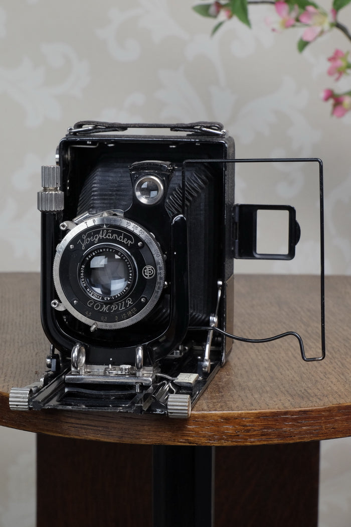 Excellent! 1931 Voigtlander Bergheil Camera with HELIAR LENS and 120 Roll-film back!! Freshly serviced CLA’d - Voigtlander- Petrakla Classic Cameras