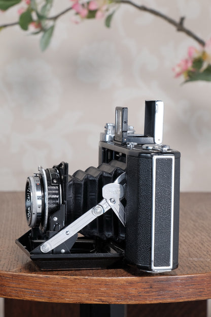 Superb! 1937 Zeiss Ikon 6x6 Ikonta with case. CLA'd, Freshly Serviced!