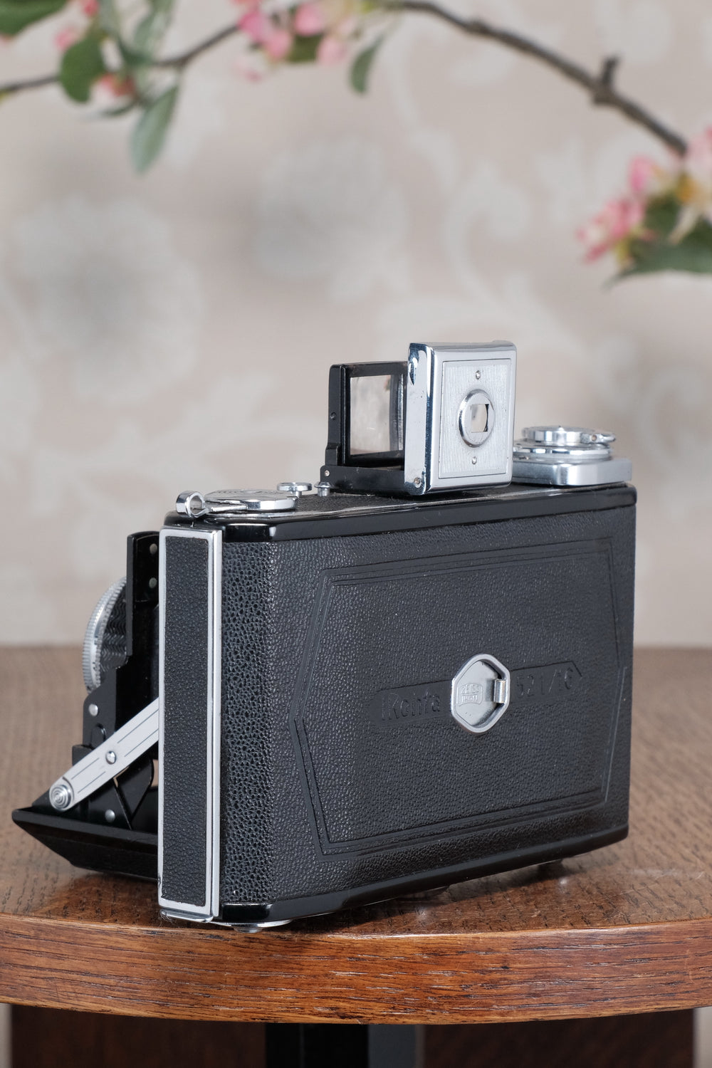 Superb! 1937 Zeiss Ikon 6x6 Ikonta with case. CLA'd, Freshly Serviced!