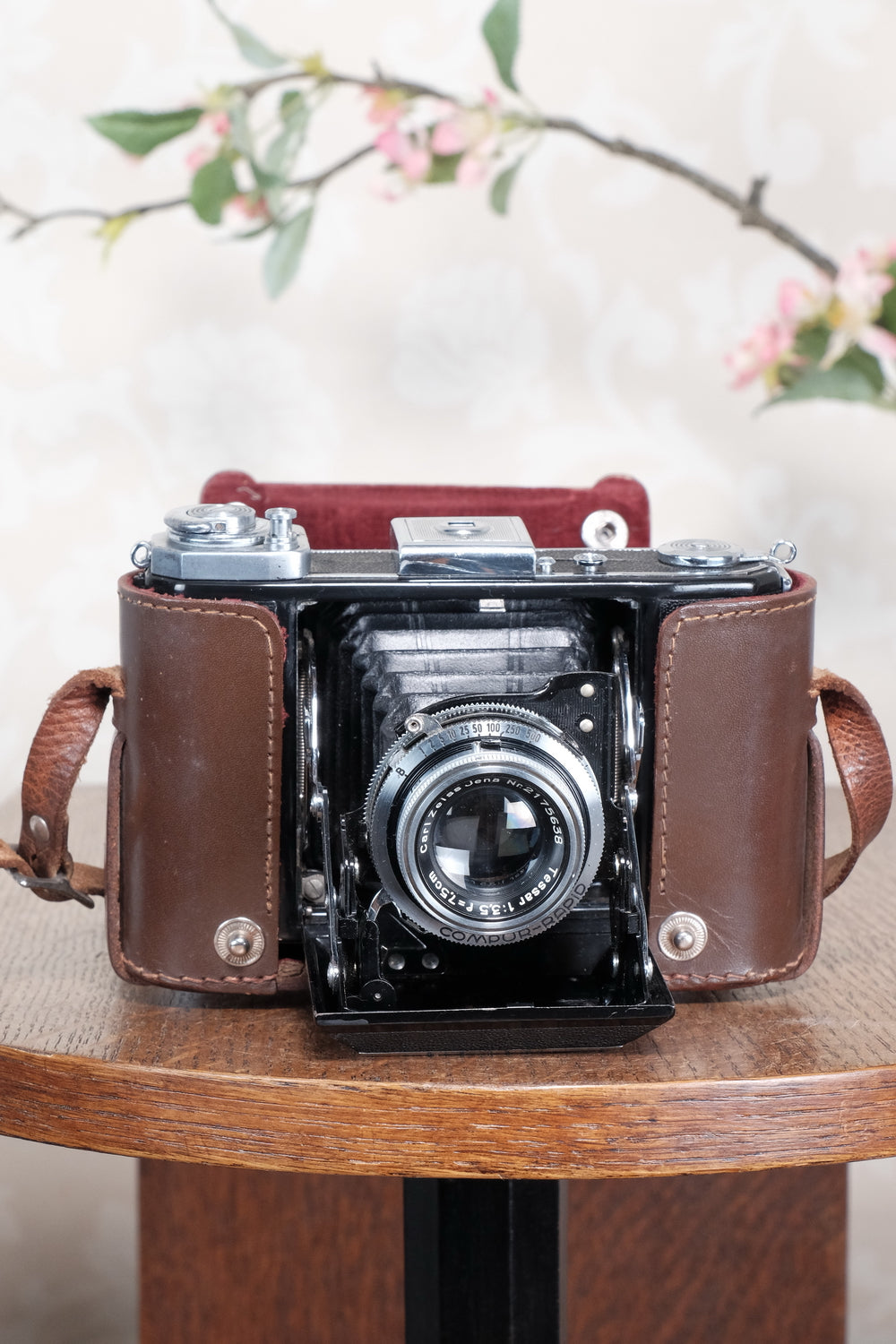 Superb! 1937 Zeiss Ikon 6x6 Ikonta with case. CLA'd, Freshly Serviced!