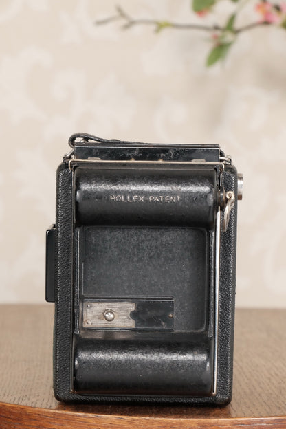 Superb! 1932 Voigtlander Bergheil Camera with Heliar lens and Roll-Film back! Freshly serviced CLA’d - Voigtlander- Petrakla Classic Cameras