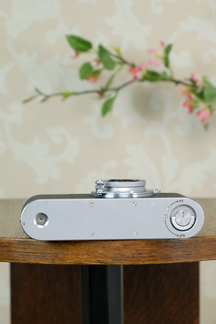 1939 Leitz Leica II, complet with Elmar lens, CLA'd, Freshly Serviced! - Leitz- Petrakla Classic Cameras