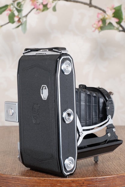 Near mint! 1947 Zeiss Ikon Ikonta, CLA'd, Freshly Serviced!