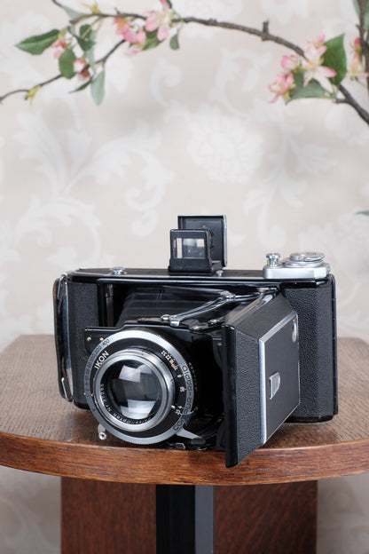 Near mint! 1947 Zeiss Ikon Ikonta, CLA'd, Freshly Serviced!