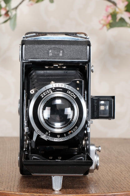 Near mint! 1947 Zeiss Ikon Ikonta, CLA'd, Freshly Serviced!