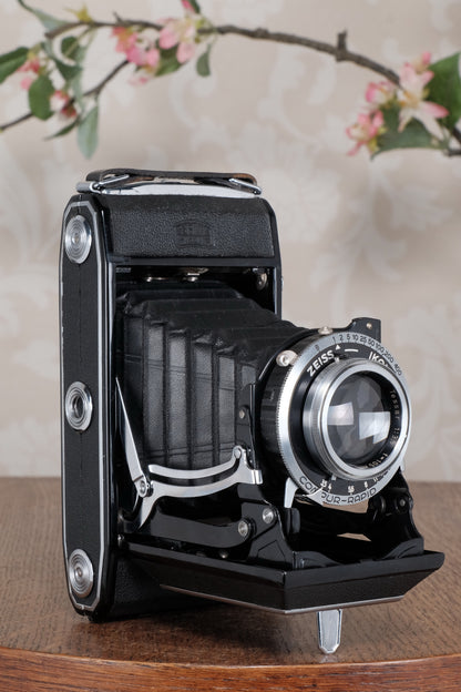 Near mint! 1947 Zeiss Ikon Ikonta, CLA'd, Freshly Serviced!