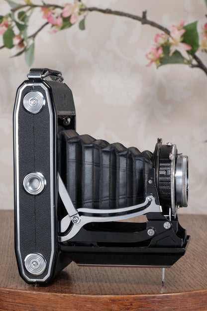 Near mint! 1947 Zeiss Ikon Ikonta, CLA'd, Freshly Serviced!