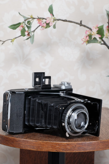 Near mint! 1947 Zeiss Ikon Ikonta, CLA'd, Freshly Serviced!