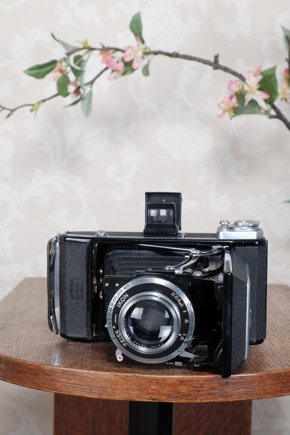 Near mint! 1947 Zeiss Ikon Ikonta, CLA'd, Freshly Serviced!