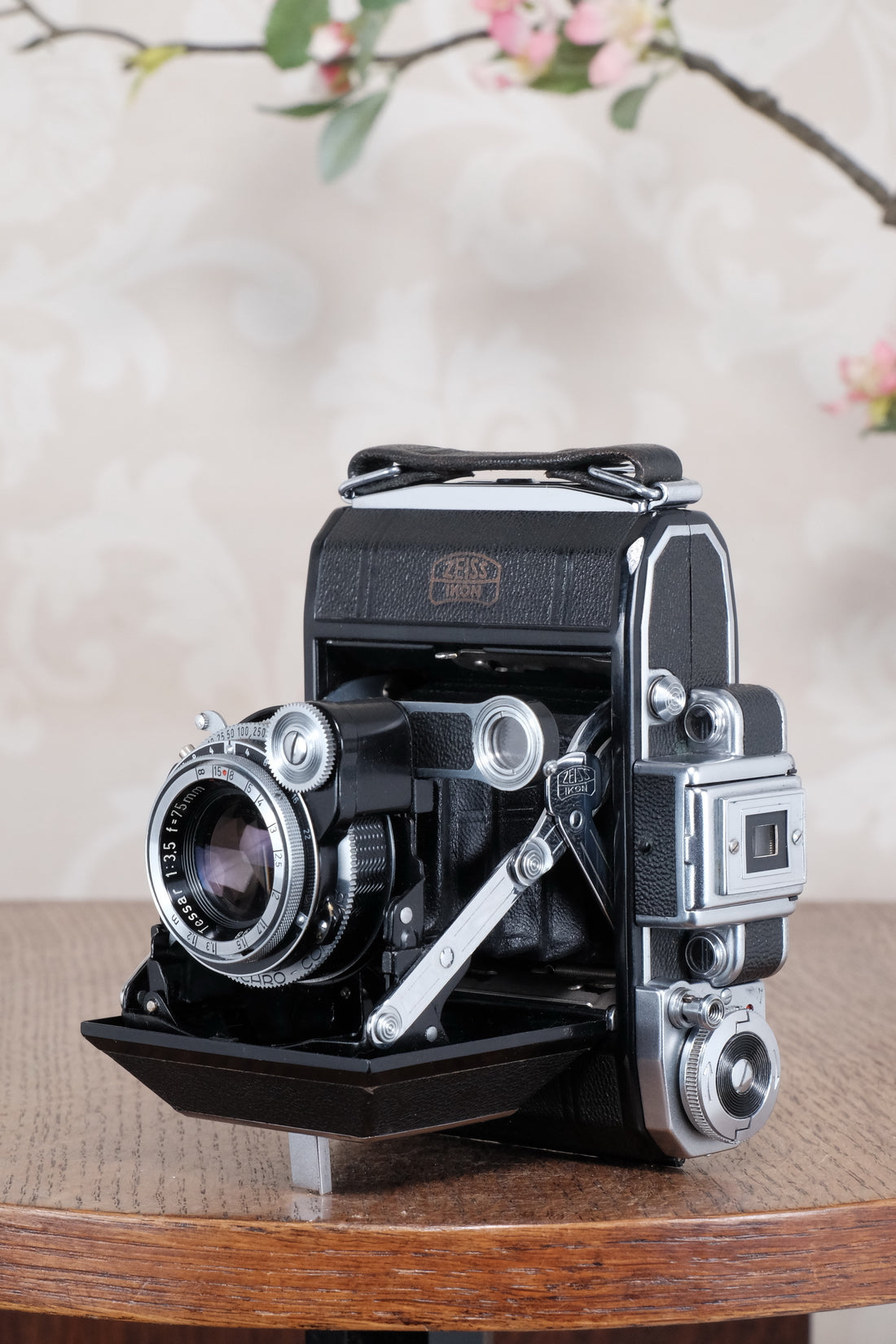 Near Mint! 1952 Zeiss Ikon Super Ikonta, Synchro-Compur & Coated Tessar . CLA’d, Freshly Serviced!