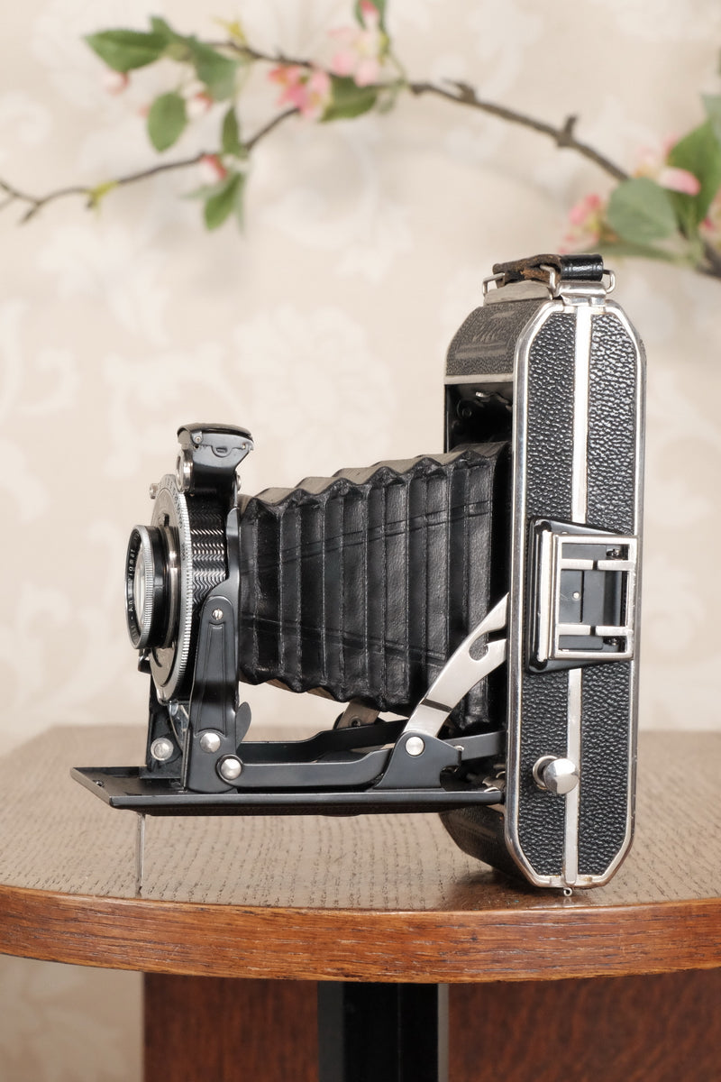 Superb! 1937 Welta Trio 6x9 / 6x4.5 Medium Format Folder, original (and rare) reduction mask, Freshly Serviced, CLA'd! - Zeiss-Ikon- Petrakla Classic Cameras