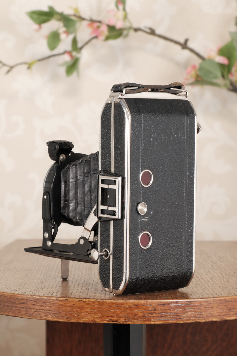 Superb! 1937 Welta Trio 6x9 / 6x4.5 Medium Format Folder, original (and rare) reduction mask, Freshly Serviced, CLA'd! - Zeiss-Ikon- Petrakla Classic Cameras