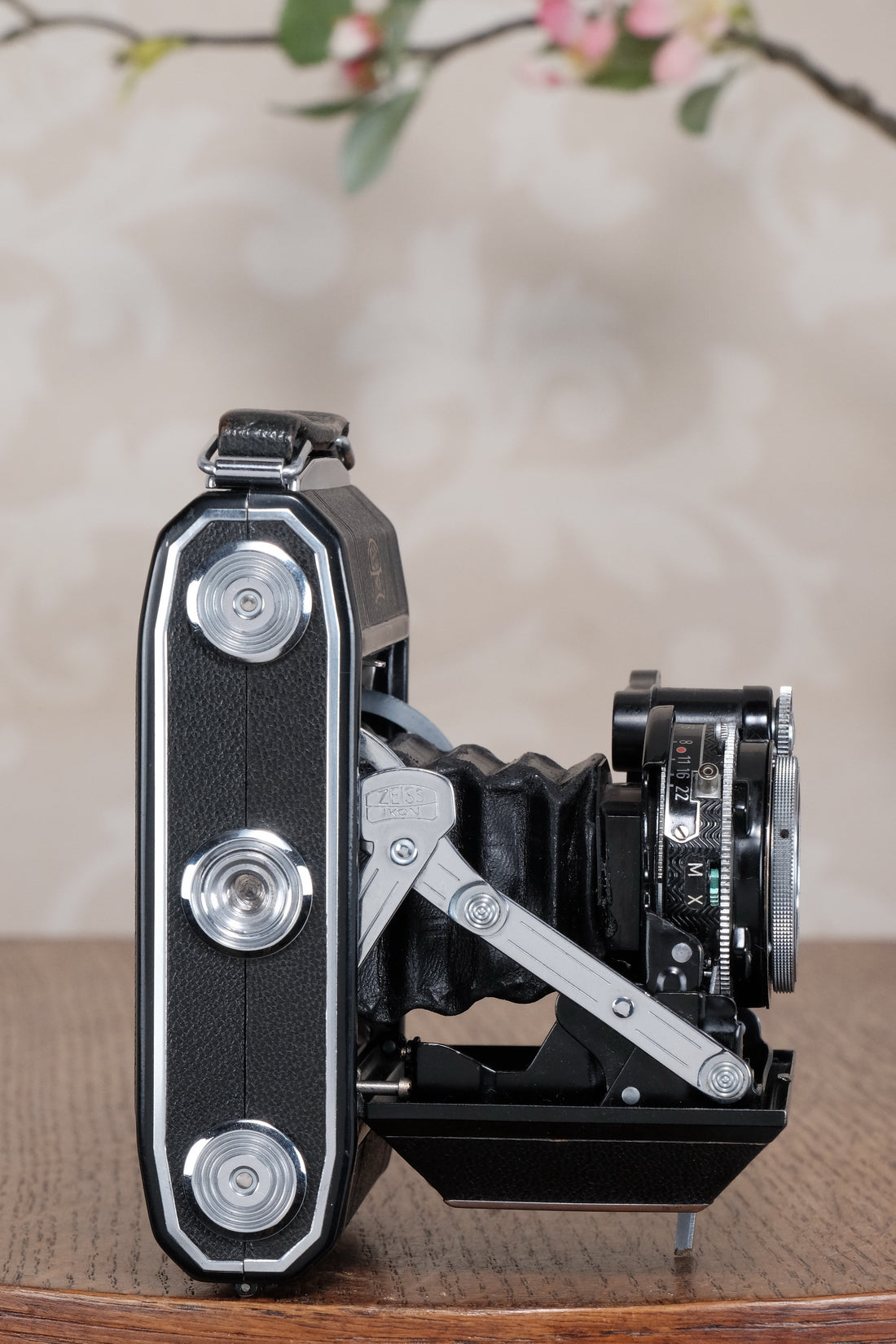 Near Mint! 1952 Zeiss Ikon Super Ikonta, Synchro-Compur & Coated Tessar . CLA’d, Freshly Serviced!