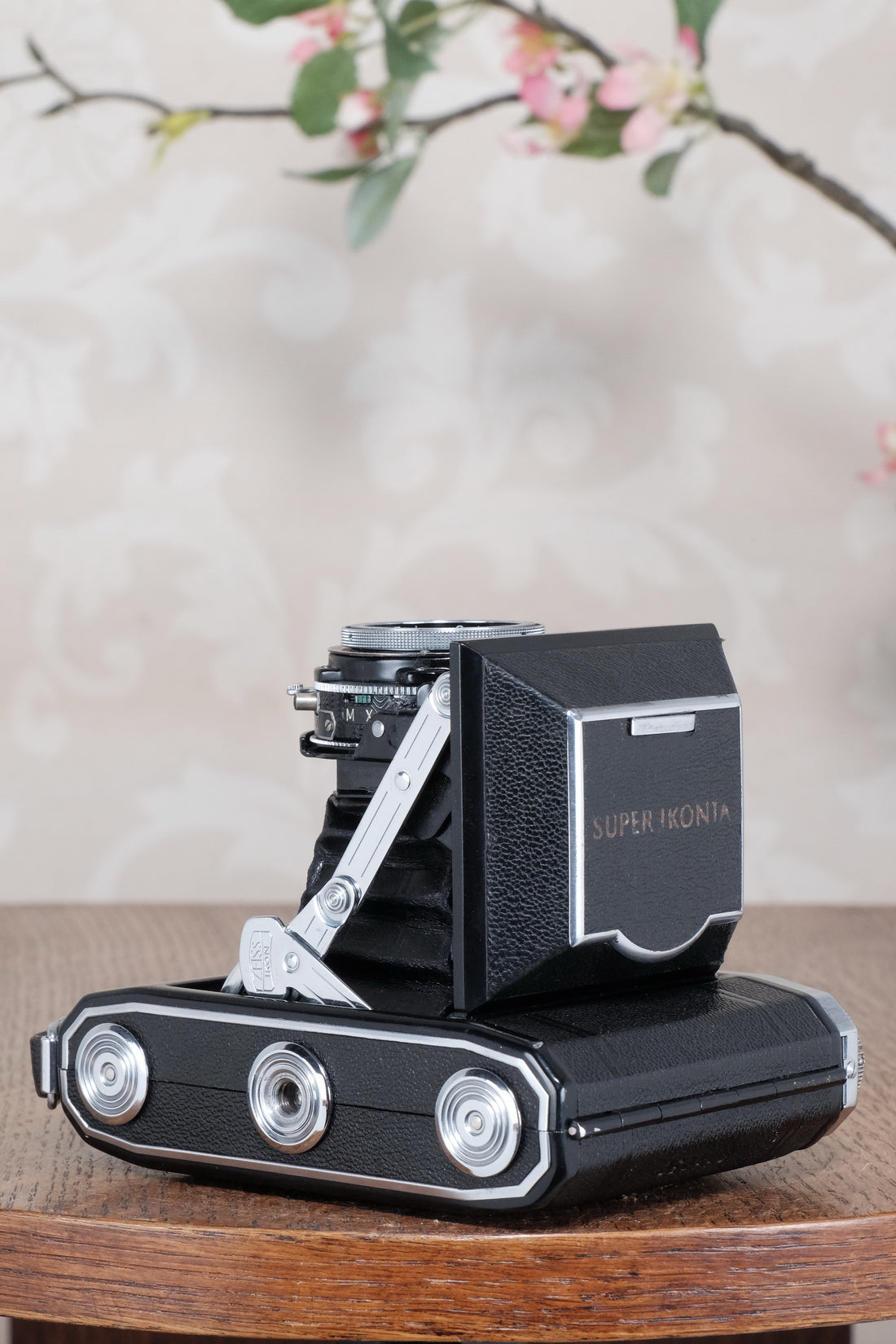 Near Mint! 1952 Zeiss Ikon Super Ikonta, Synchro-Compur & Coated Tessar . CLA’d, Freshly Serviced!