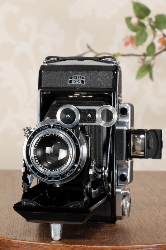 SUPERB! 1938 Zeiss Ikon Super Ikonta 6x9, Tessar lens, & case, CLA'd, FRESHLY SERVICED! - Zeiss-Ikon- Petrakla Classic Cameras