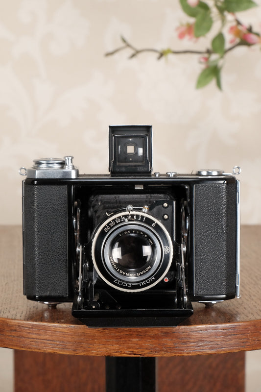 Superb! 1943 Zeiss Ikon Ikonta, Freshly Serviced, CLA'd! - Zeiss-Ikon- Petrakla Classic Cameras