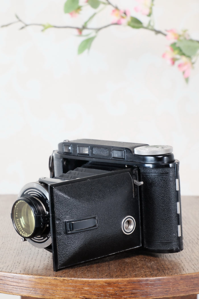 1935 Voigtlander Bessa Rangefinder with HELIAR LENS! 6x9, Freshly Serviced, CLA'd. - Voigtlander- Petrakla Classic Cameras