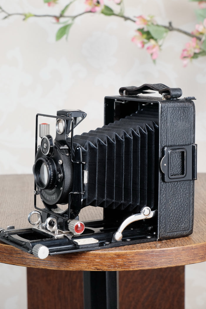 1926 Voigtlander Bergheil Camera with HELIAR LENS! Freshly serviced CLA’d - Voigtlander- Petrakla Classic Cameras