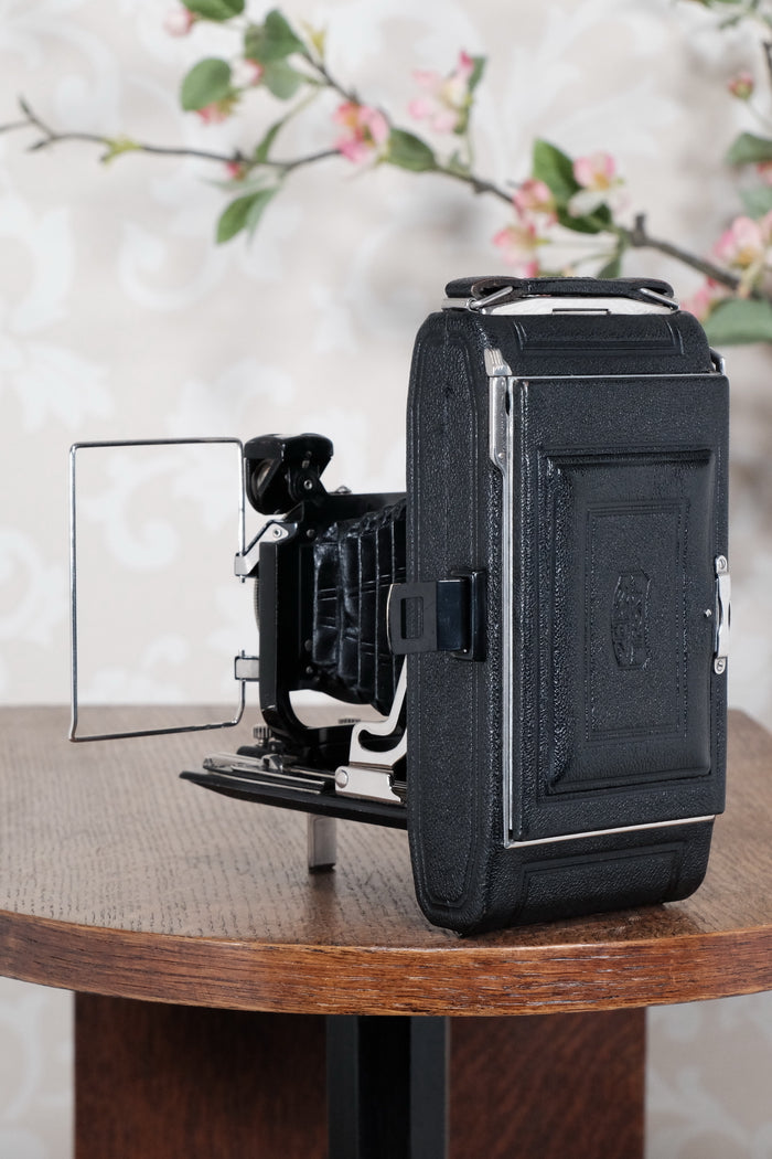 1931 ZEISS-IKON ICARETTE, 6x9 German folding camera with Carl Zeiss Tessar lens. Freshly Serviced, CLA’d - Zeiss-Ikon- Petrakla Classic Cameras