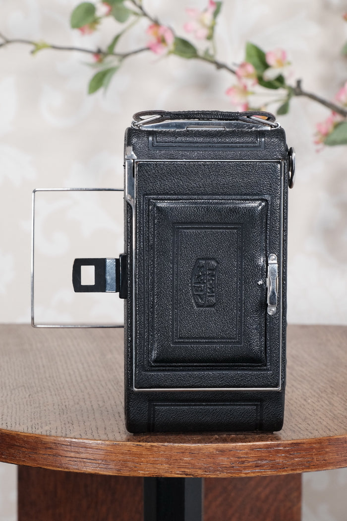 1931 ZEISS-IKON ICARETTE, 6x9 German folding camera with Carl Zeiss Tessar lens. Freshly Serviced, CLA’d - Zeiss-Ikon- Petrakla Classic Cameras