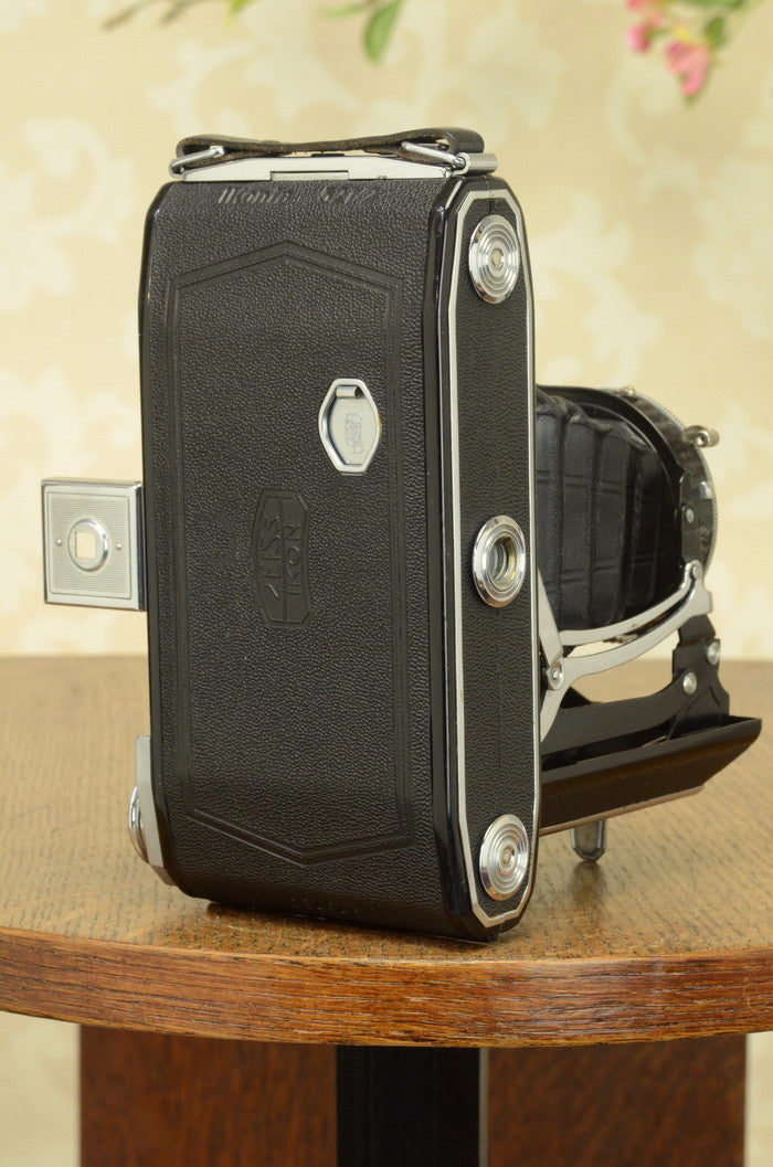 Near Mint! 1938 Zeiss-Ikon Ikonta 6x9, FRESHLY SERVICED - Zeiss-Ikon- Petrakla Classic Cameras