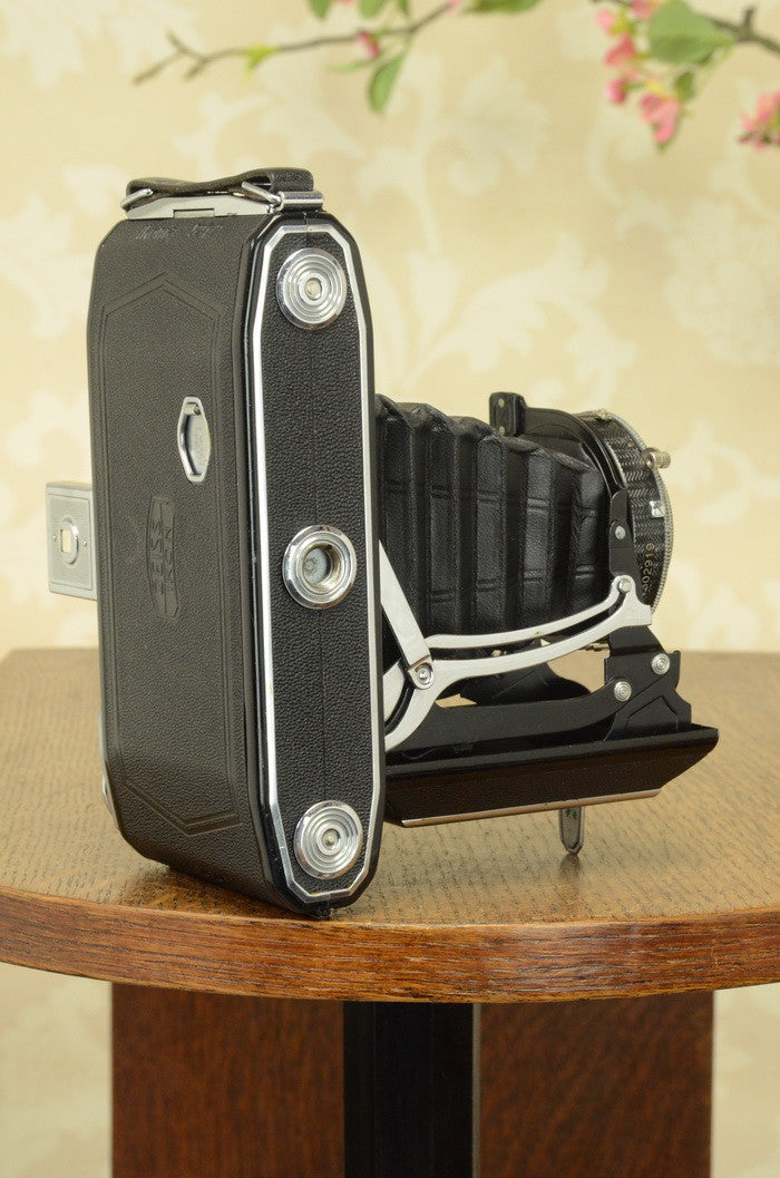 Near Mint! 1938 Zeiss-Ikon Ikonta 6x9, FRESHLY SERVICED - Zeiss-Ikon- Petrakla Classic Cameras