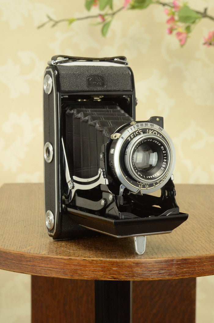 Near Mint! 1938 Zeiss-Ikon Ikonta 6x9, FRESHLY SERVICED - Zeiss-Ikon- Petrakla Classic Cameras