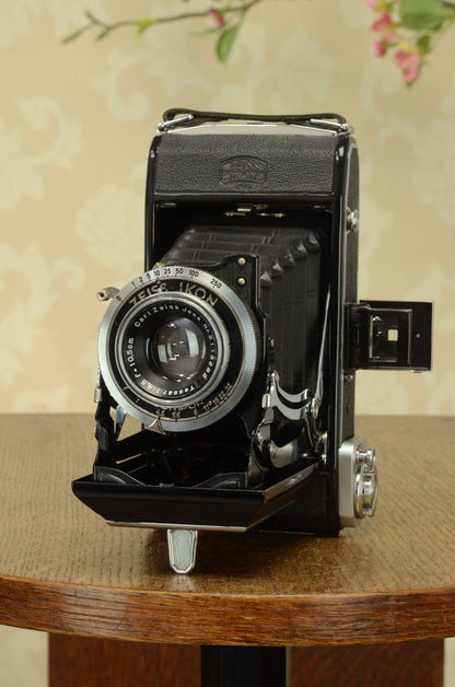 Near Mint! 1938 Zeiss-Ikon Ikonta 6x9, FRESHLY SERVICED - Zeiss-Ikon- Petrakla Classic Cameras