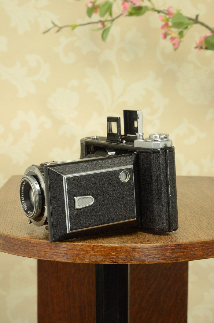 Near Mint! 1938 Zeiss-Ikon Ikonta 6x9, FRESHLY SERVICED - Zeiss-Ikon- Petrakla Classic Cameras