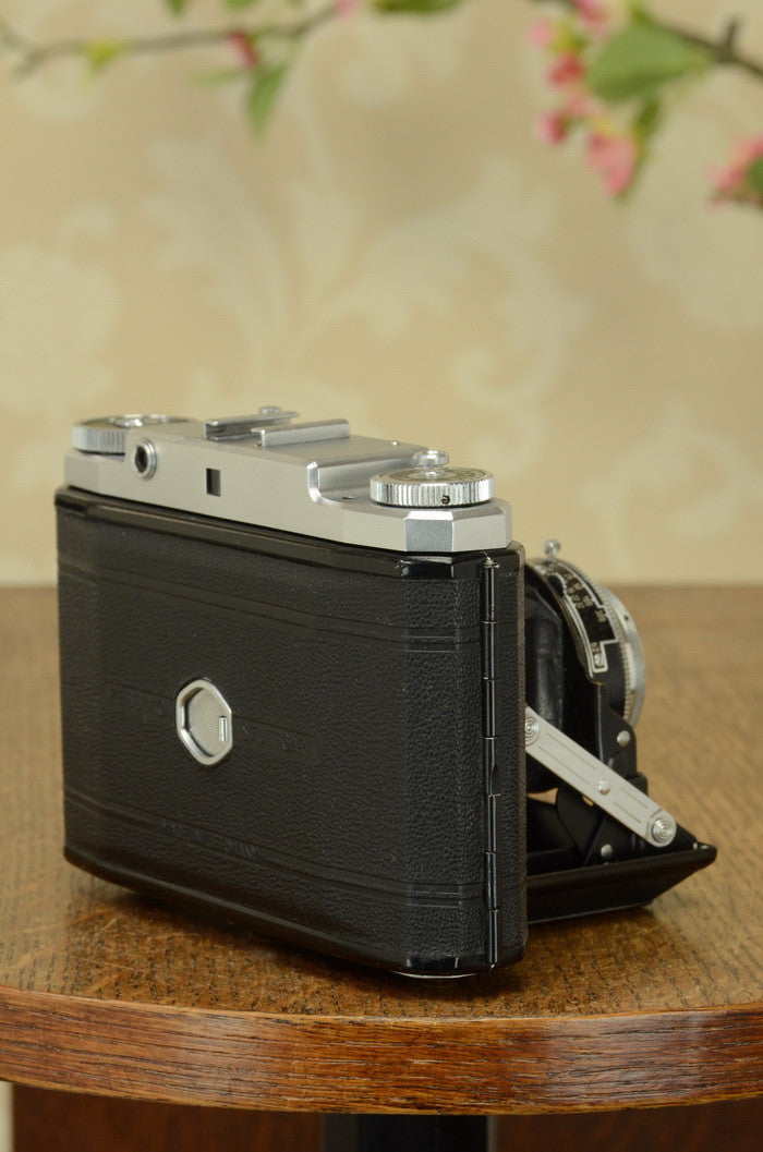 1955 6x6 Zeiss Ikon Mess Ikonta 524/16, FRESHLY SERVICED! - Zeiss-Ikon- Petrakla Classic Cameras