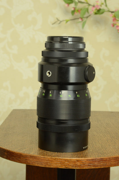 Excellent! Beautiful Pentacon / Meyer-Optik f4.0 300mm lens for 6x6, 35mm & digital formats. - Pentacon- Petrakla Classic Cameras