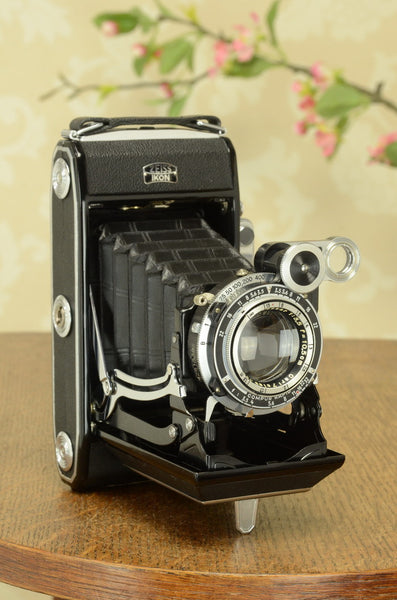 NEAR MINT! 1938 6x9 Super Ikonta with Tessar Lens, FRESHLY SERVICED - Zeiss-Ikon- Petrakla Classic Cameras