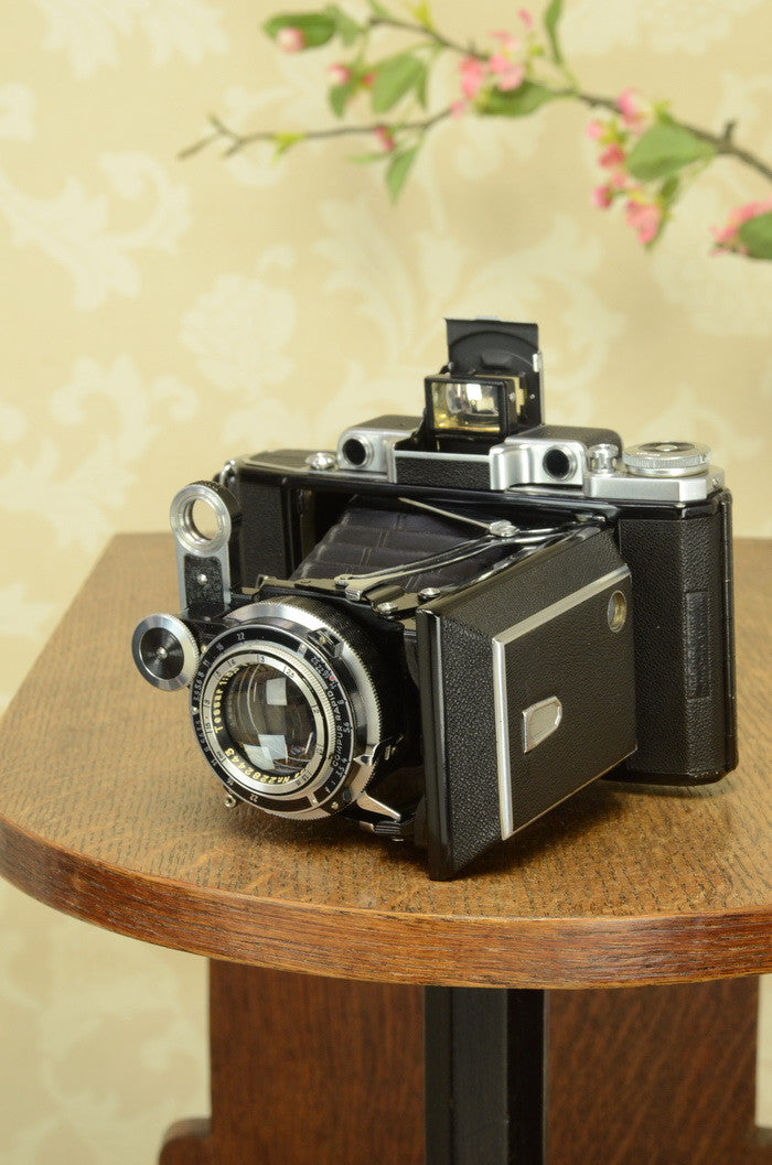 NEAR MINT! 1938 Zeiss Ikon Super Ikonta 6x9, Tessar lens, Compur Rapid shutter. - Zeiss-Ikon- Petrakla Classic Cameras