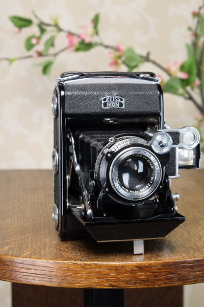 Near Mint! 1937 6x4.5 ZEISS-IKON SUPER IKONTA, Tessar lens, CLA’d - Zeiss-Ikon- Petrakla Classic Cameras