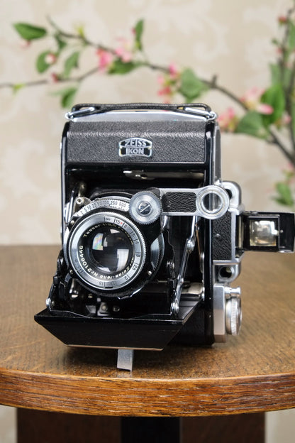 Near Mint! 1937 6x4.5 ZEISS-IKON SUPER IKONTA, Tessar lens, CLA’d - Zeiss-Ikon- Petrakla Classic Cameras