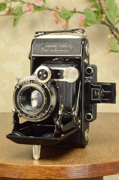 SUPERB! 1935 Zeiss Ikon Super Ikonta 6x9, Tessar lens, FRESHLY SERVICED - Zeiss-Ikon- Petrakla Classic Cameras