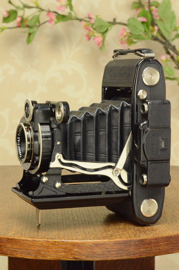 SUPERB! 1935 Zeiss Ikon Super Ikonta 6x9, Tessar lens, FRESHLY SERVICED - Zeiss-Ikon- Petrakla Classic Cameras