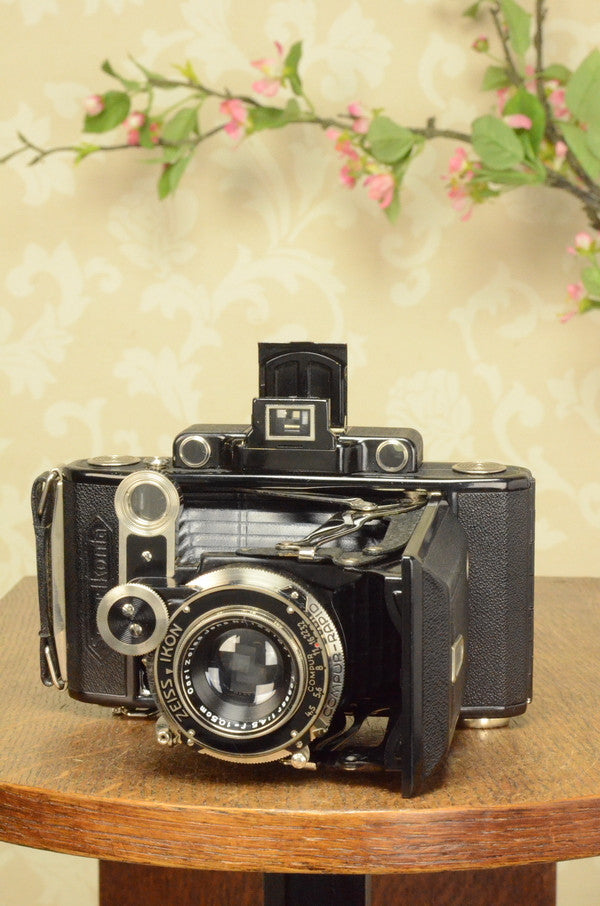 SUPERB! 1935 Zeiss Ikon Super Ikonta 6x9, Tessar lens, FRESHLY SERVICED - Zeiss-Ikon- Petrakla Classic Cameras