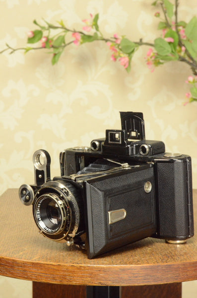 SUPERB! 1935 Zeiss Ikon Super Ikonta 6x9, Tessar lens, FRESHLY SERVICED - Zeiss-Ikon- Petrakla Classic Cameras