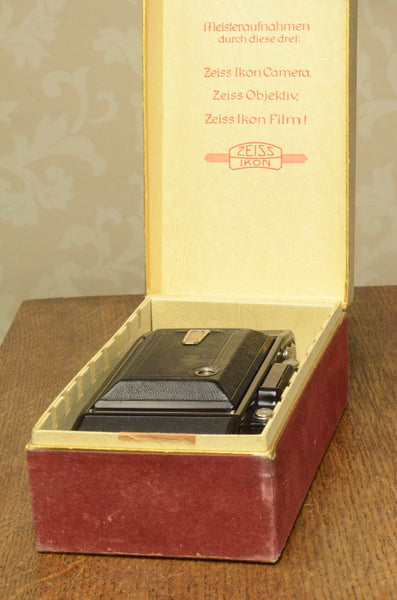 SUPERB! 1935 Zeiss Ikon Super Ikonta 6x9, Tessar lens, FRESHLY SERVICED - Zeiss-Ikon- Petrakla Classic Cameras