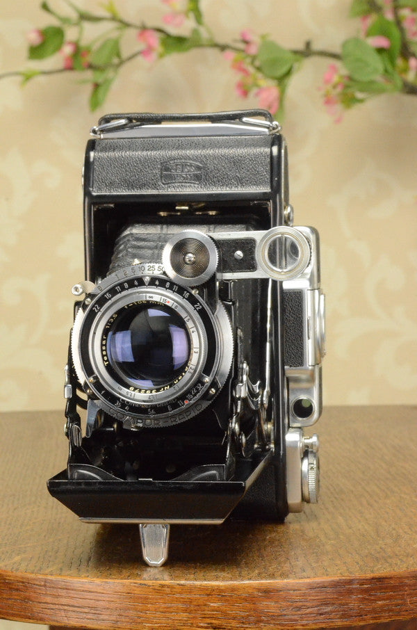 SUPERB! 1953 Zeiss-Ikon Super 6x9 Ikonta, T Coated Zeiss Tessar lens, FRESHLY SERVICED - Zeiss-Ikon- Petrakla Classic Cameras