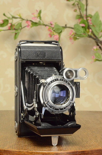 SUPERB! 1953 Zeiss-Ikon Super 6x9 Ikonta, T Coated Zeiss Tessar lens, FRESHLY SERVICED - Zeiss-Ikon- Petrakla Classic Cameras