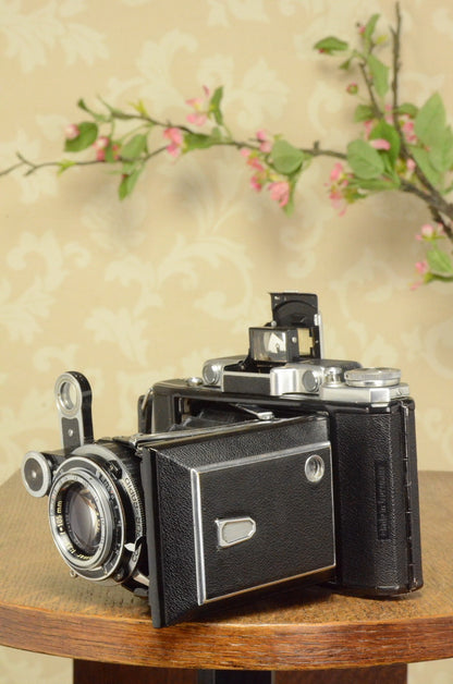 SUPERB! 1953 Zeiss-Ikon Super 6x9 Ikonta, T Coated Zeiss Tessar lens, FRESHLY SERVICED - Zeiss-Ikon- Petrakla Classic Cameras