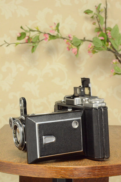 SUPERB! 1953 Zeiss-Ikon Super 6x9 Ikonta, T Coated Zeiss Tessar lens, FRESHLY SERVICED - Zeiss-Ikon- Petrakla Classic Cameras