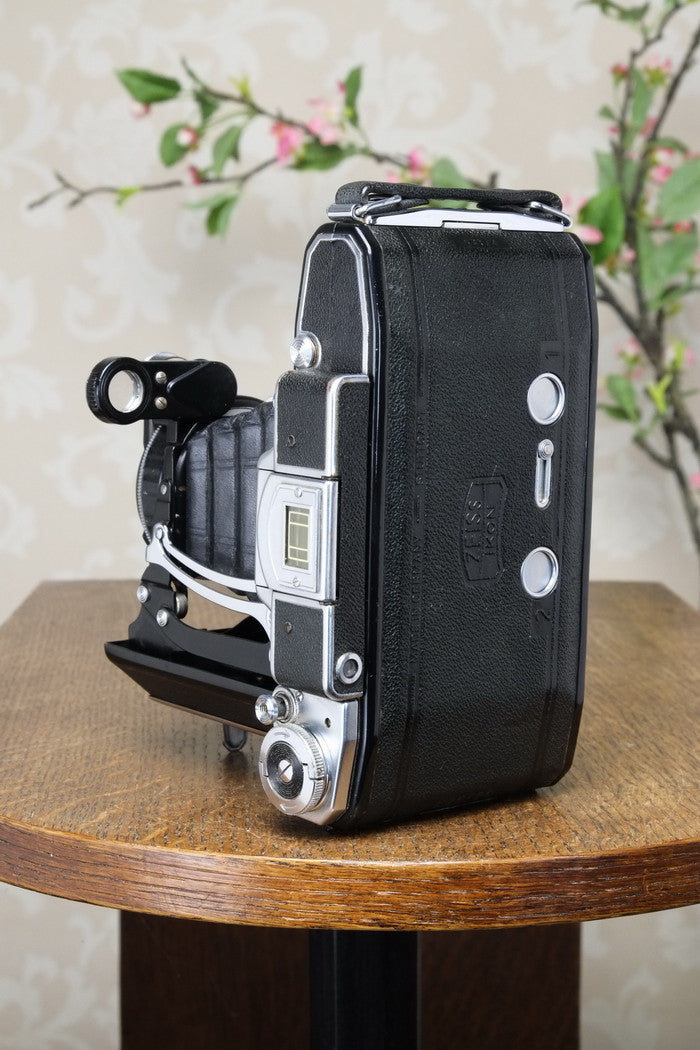 SUPERB! 1952 Zeiss-Ikon Super 6x9 Ikonta 531/2, Synchro-Compur & Coated Zeiss Tessar lens. Freshly Serviced! - Zeiss-Ikon- Petrakla Classic Cameras